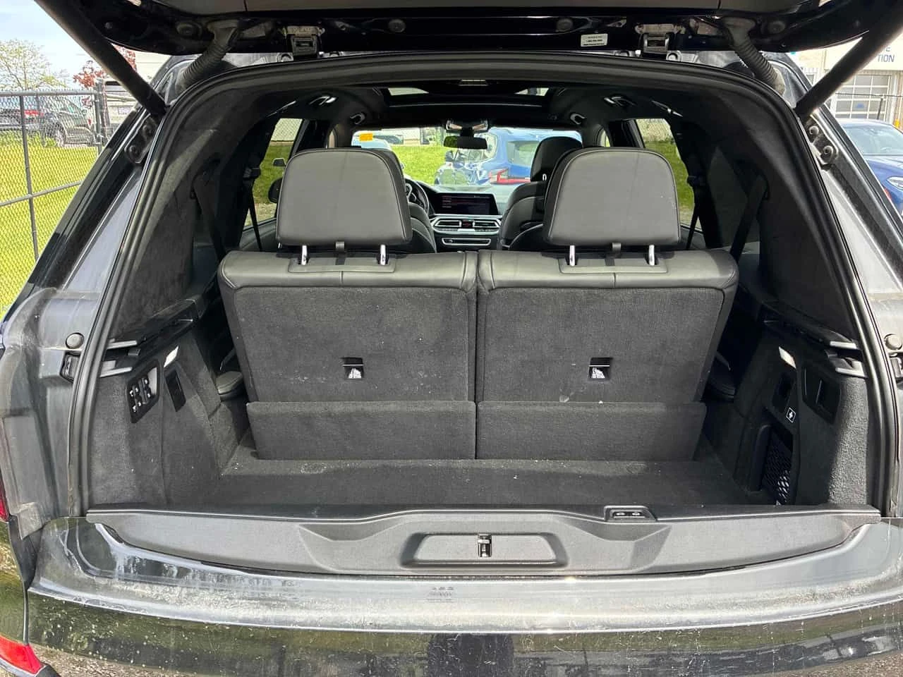 BMW X7 xDrive40i/LASER/ДИСТРОНИК/360/ОБДУХВАНЕ/ПАНОРАМА, снимка 16 - Автомобили и джипове - 54647126