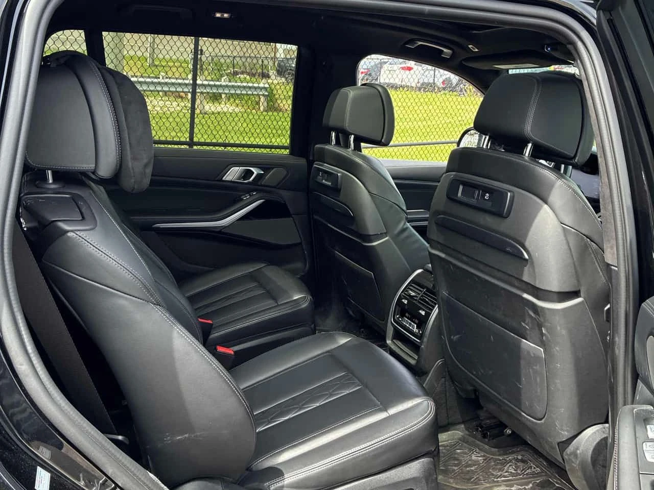 BMW X7 xDrive40i/LASER/ДИСТРОНИК/360/ОБДУХВАНЕ/ПАНОРАМА, снимка 12 - Автомобили и джипове - 54647126
