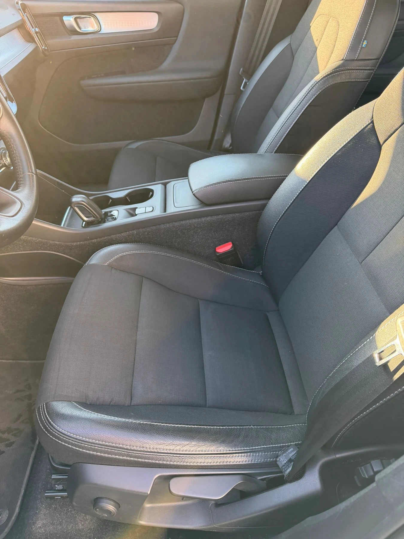 Volvo XC40 2.0D D3 AWD, снимка 11 - Автомобили и джипове - 54868937