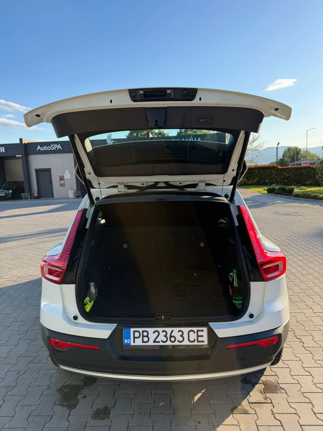 Volvo XC40 2.0D D3 AWD, снимка 14 - Автомобили и джипове - 54868937