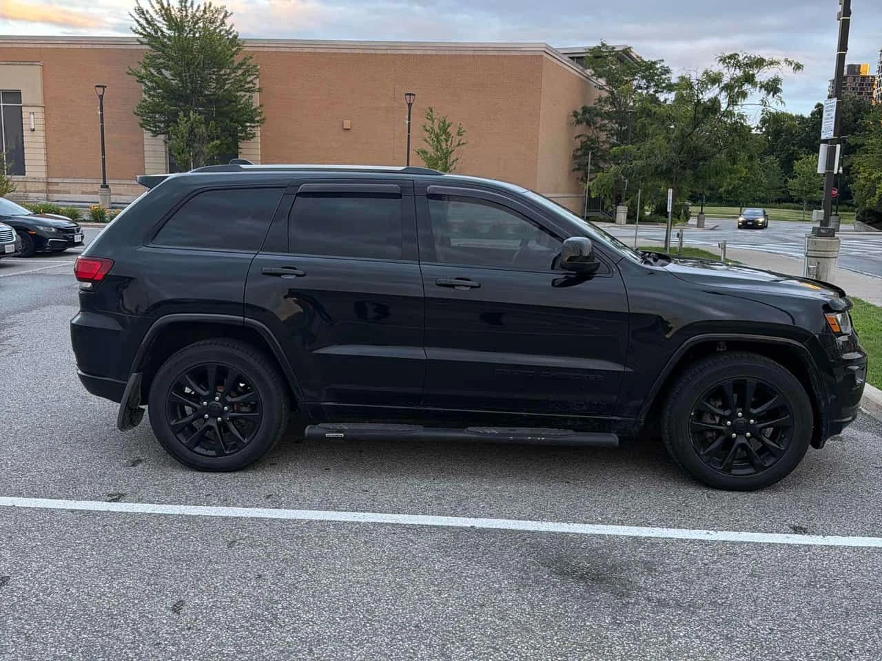 Jeep Grand cherokee * Altitude IV * АВТОКРЕДИТ БЕЗ ПЪРВОНАЧАЛНА ВНОСКА, снимка 3 - Автомобили и джипове - 55244248