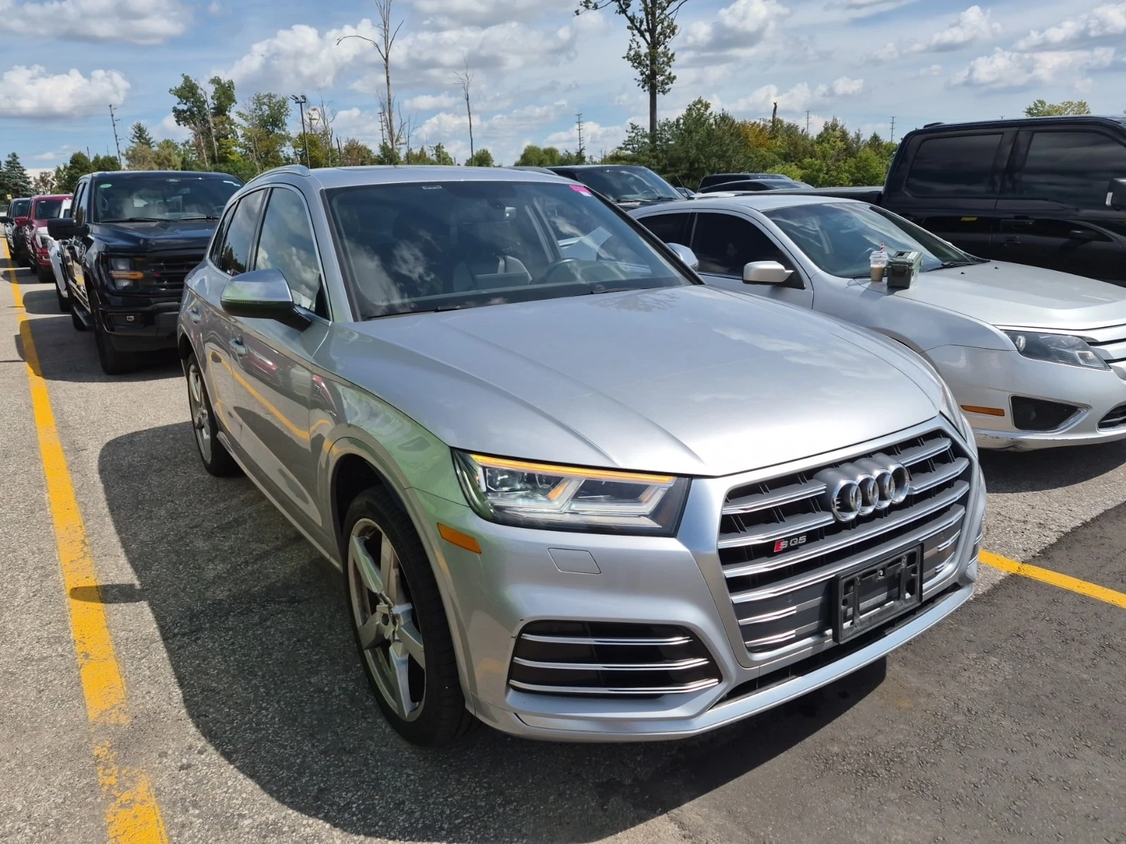 Audi SQ5 PROGRESSIV * CARFAX* ДВОЙНА ПАНОРАМА * АВТОКРЕДИТ , снимка 2 - Автомобили и джипове - 55949137