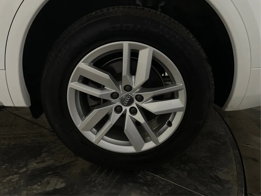 Audi Q5 45 Comfort QUATTRO| КАМЕРА| ПОДГРЕВ| 245к.с., снимка 17 - Автомобили и джипове - 56084674