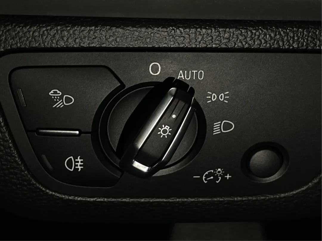 Audi Q5 45 Comfort QUATTRO| КАМЕРА| ПОДГРЕВ| 245к.с., снимка 15 - Автомобили и джипове - 56084674