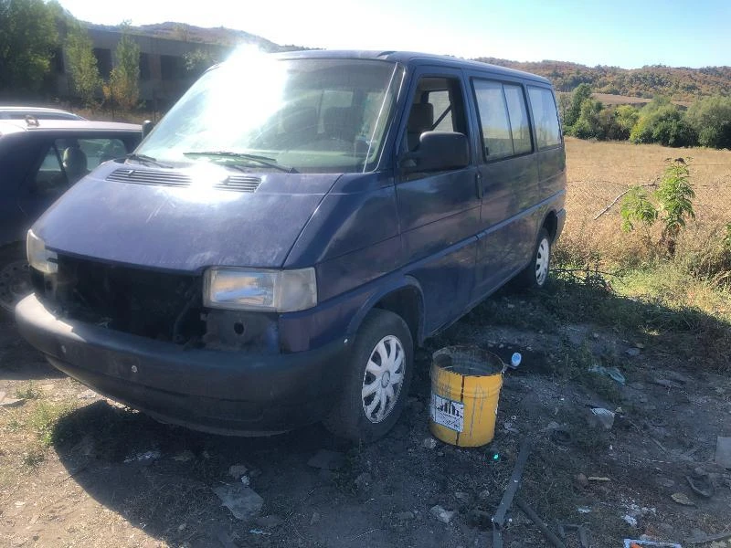 VW Caravelle 2.4diesel, снимка 3 - Бусове и автобуси - 45090170