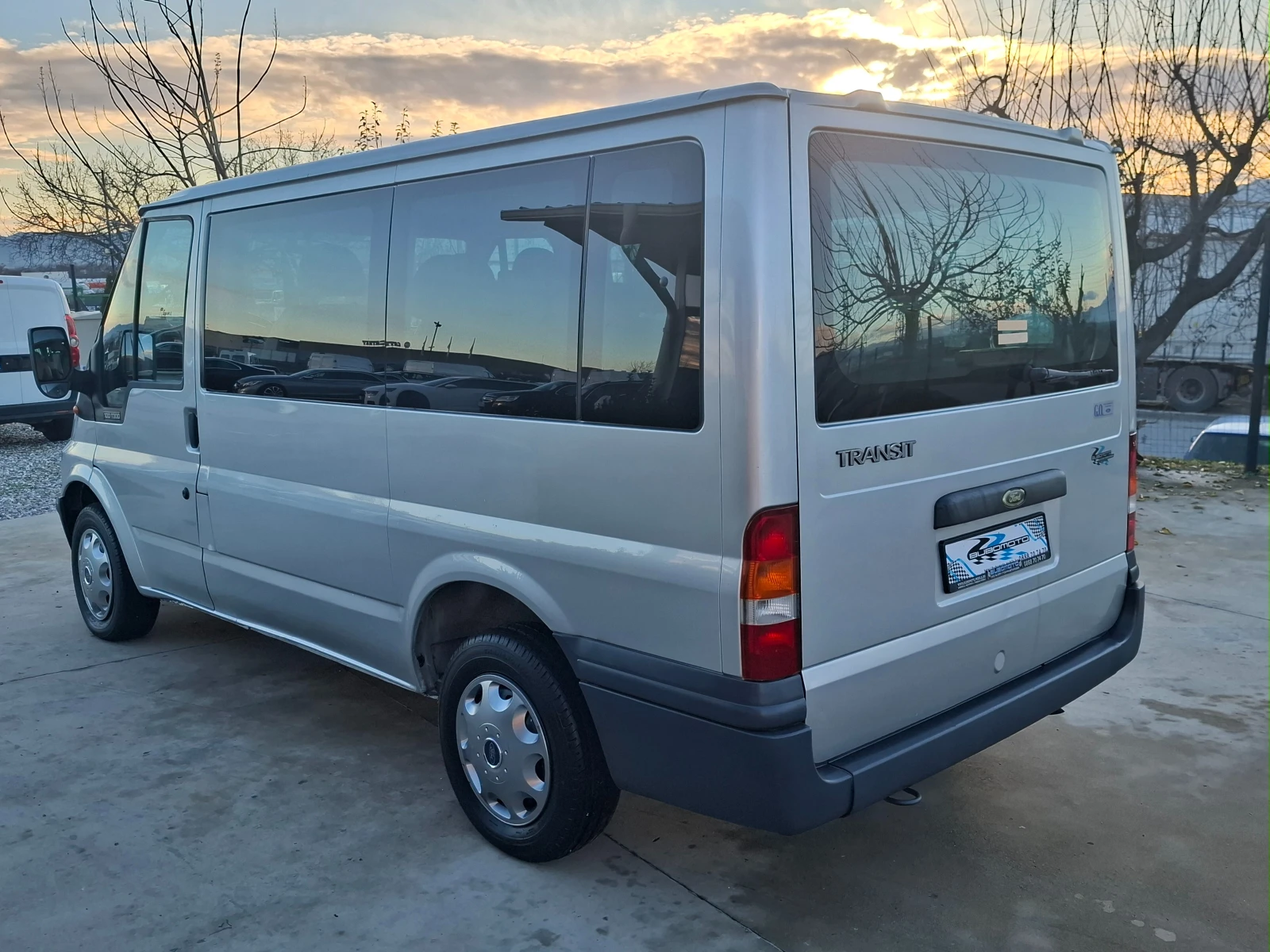 Ford Transit 8+ 1м/Клима - изображение 2