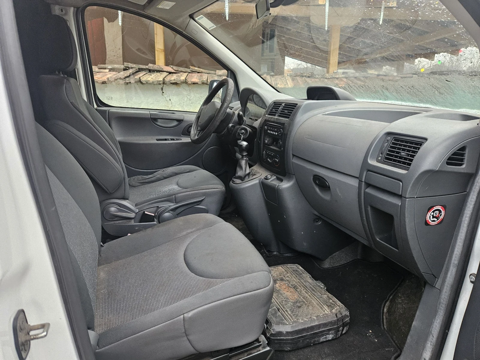 Peugeot Expert Дълга база, снимка 8 - Бусове и автобуси - 54673793