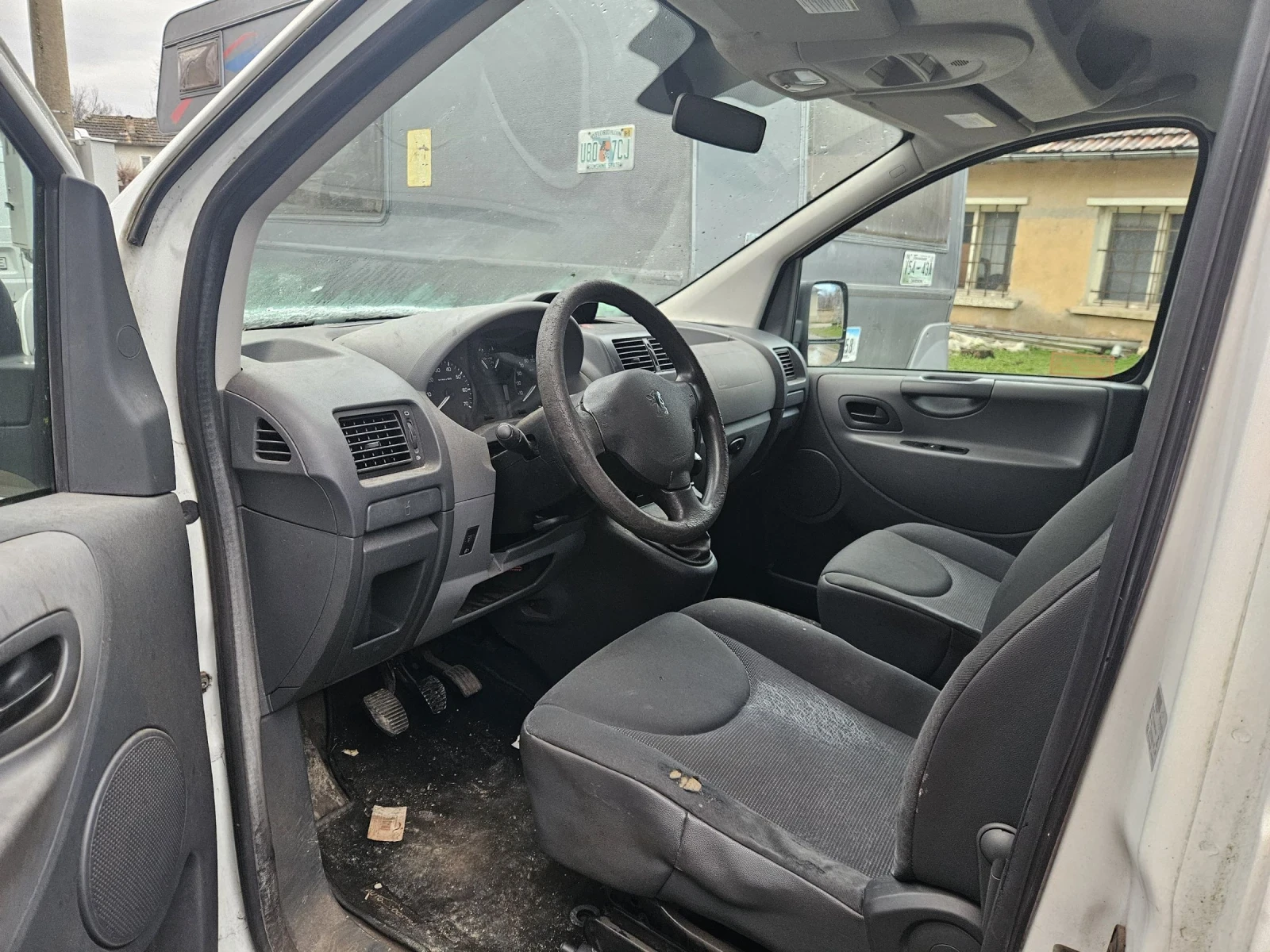 Peugeot Expert Дълга база, снимка 9 - Бусове и автобуси - 54673793