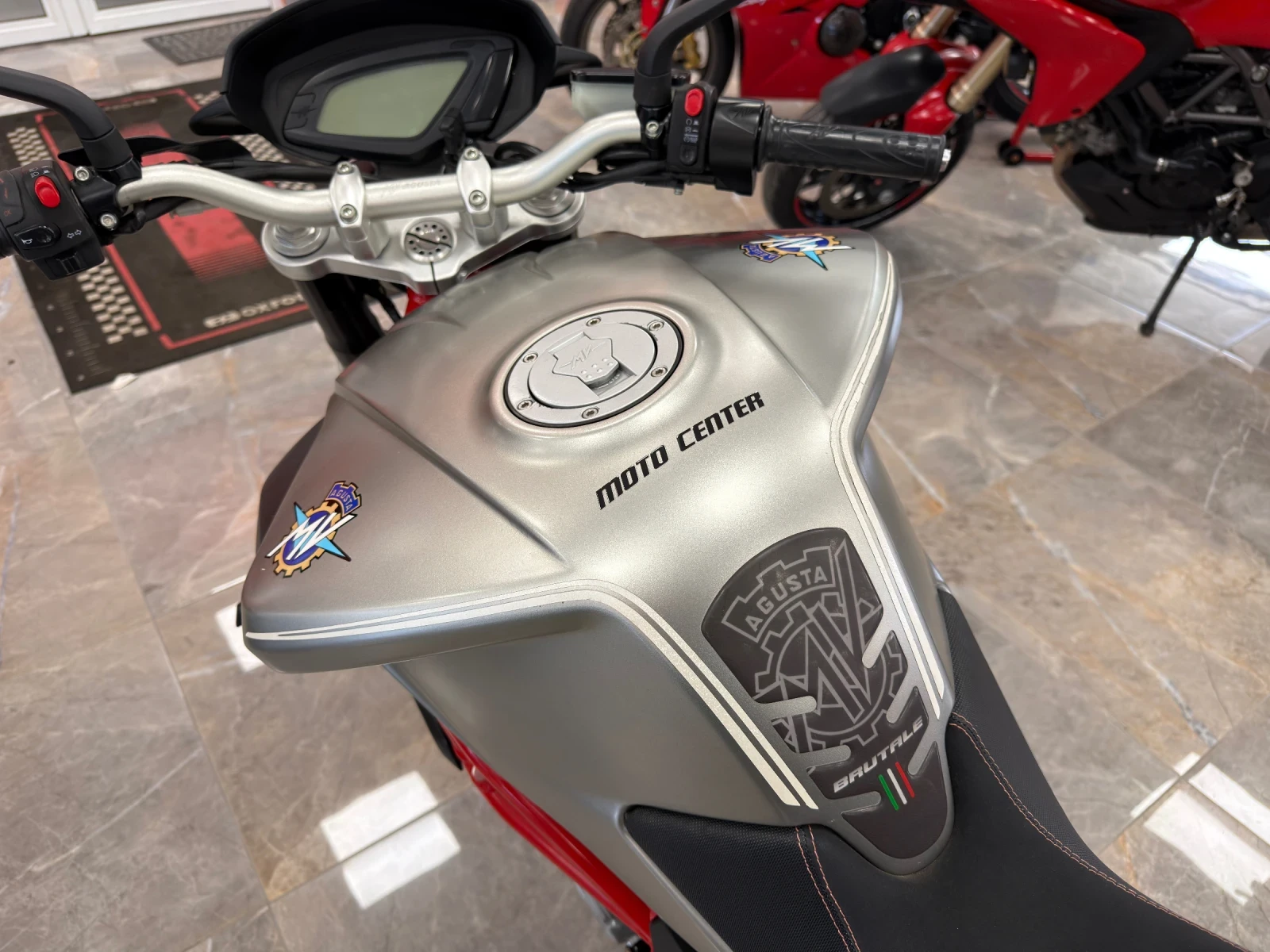 MV Agusta Brutale MV AGUSTA 800.2016, снимка 16 - Мотоциклети и мототехника - 56518145