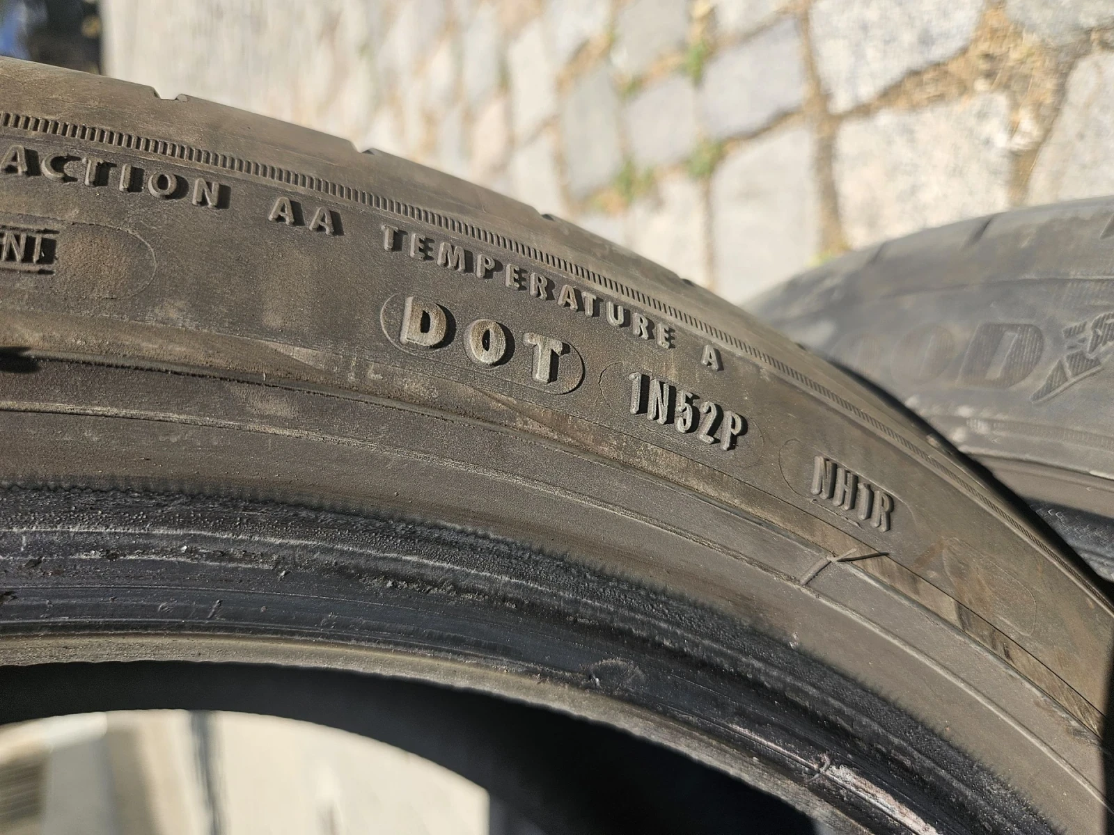 Гуми Летни 245/40R18, снимка 4 - Гуми и джанти - 55212261