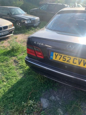 Mercedes-Benz E 320 Лек автомобил
