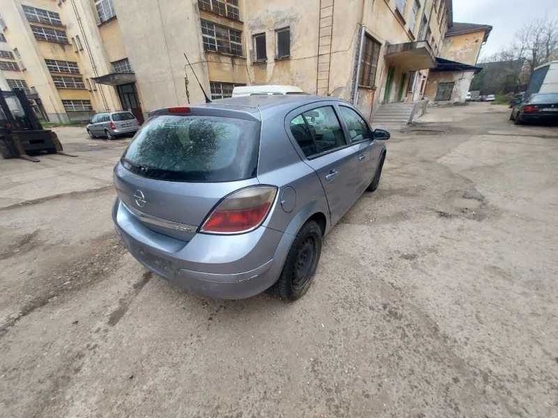 Opel Astra 1.7, снимка 4 - Автомобили и джипове - 40325818