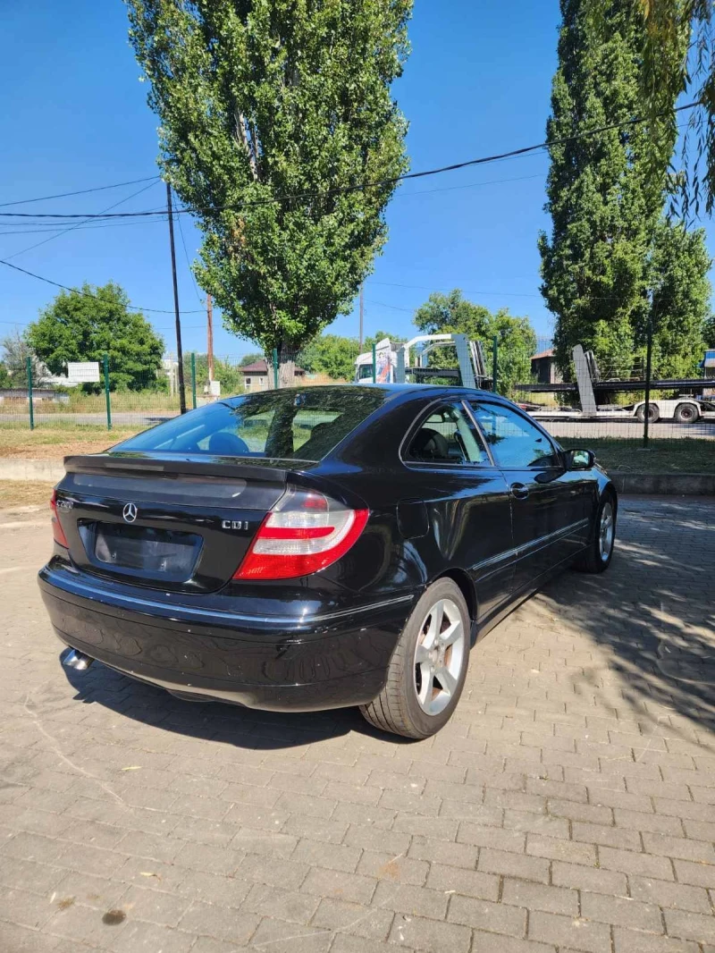 Mercedes-Benz C 200, снимка 3 - Автомобили и джипове - 47513326