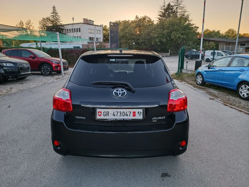 Toyota Auris 1.8i-147кс-ШВЕЙЦАРИЯ-РЪЧКА-6ск-FACELIFT, снимка 4 - Автомобили и джипове - 47499328