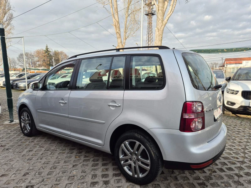 VW Touran 1.9TDI-DSG-7 МЕСТА-FACE LIFT, снимка 2 - Автомобили и джипове - 48160054