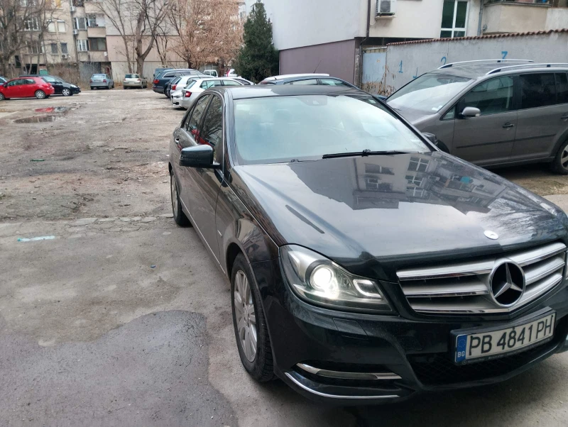 Mercedes-Benz C 220, снимка 3 - Автомобили и джипове - 48309642