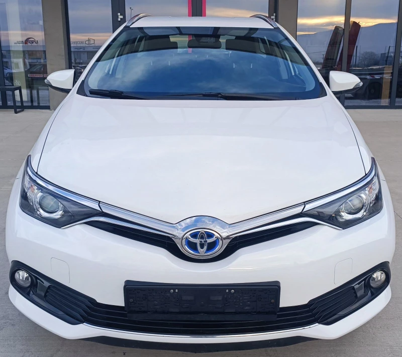 Toyota Auris 1.8 Hybrid, снимка 1 - Автомобили и джипове - 48417167