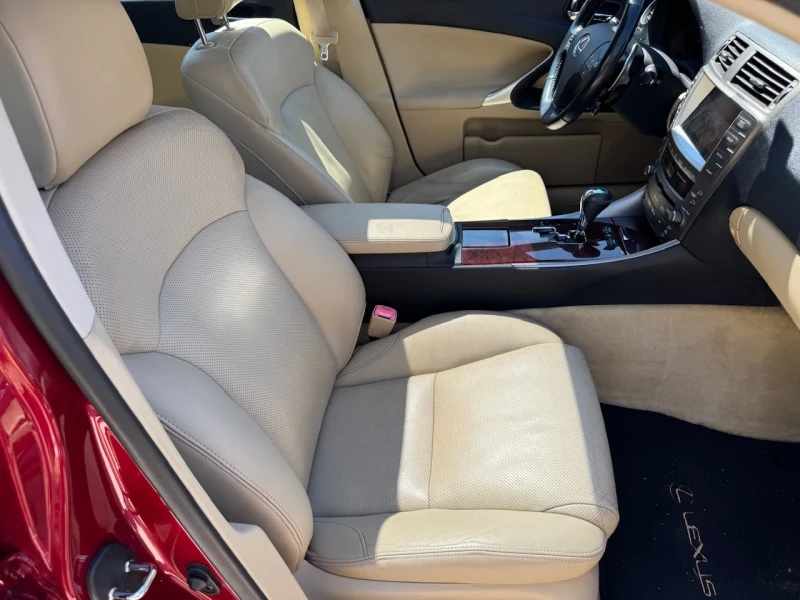 Lexus IS 250 Автоматик/Всички екстри, снимка 12 - Автомобили и джипове - 52569511