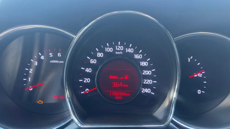 Kia Ceed, снимка 5 - Автомобили и джипове - 52153165