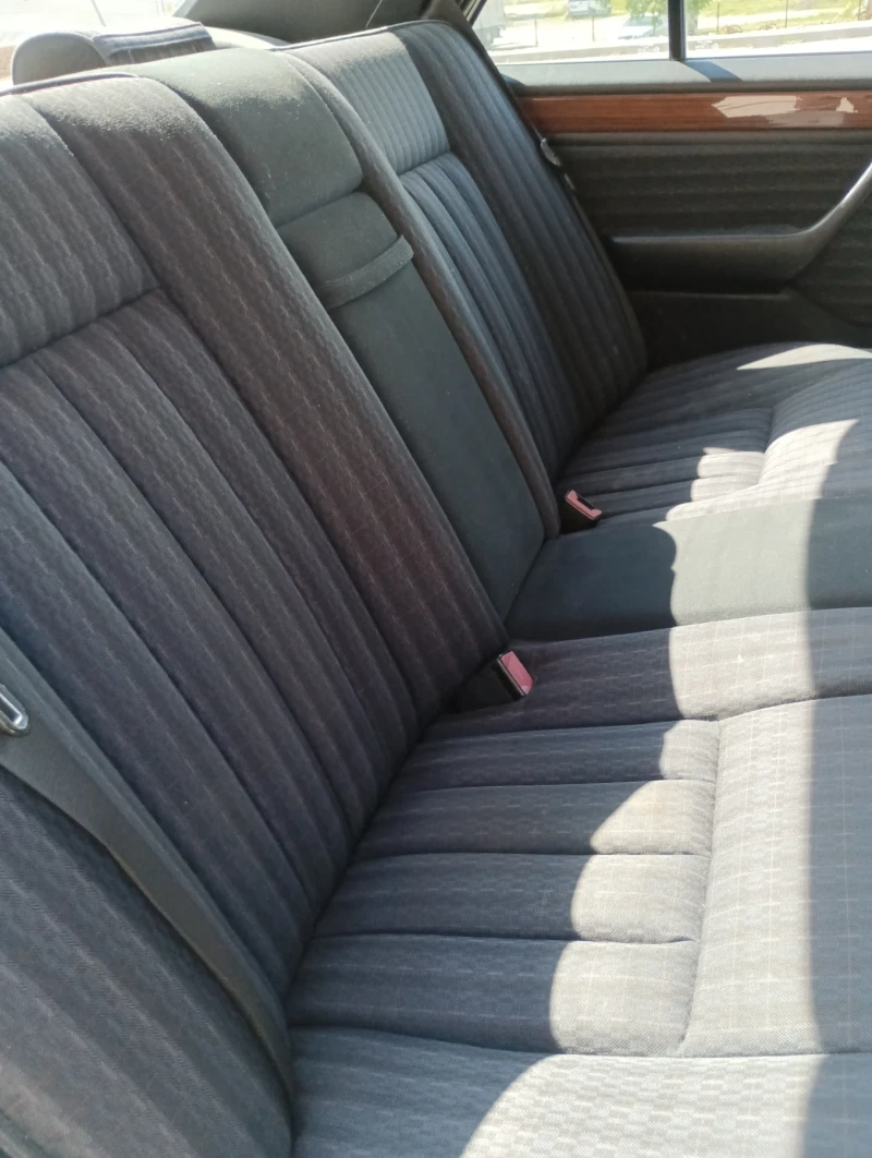 Mercedes-Benz 124 2.0 бензин, снимка 16 - Автомобили и джипове - 53396622