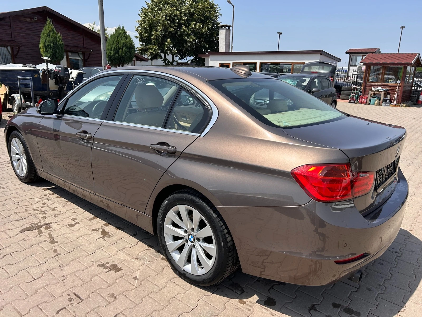 BMW 320 i AVTOMAT/NAVI/KOJA EURO 6 ЛИЗИНГ - изображение 8