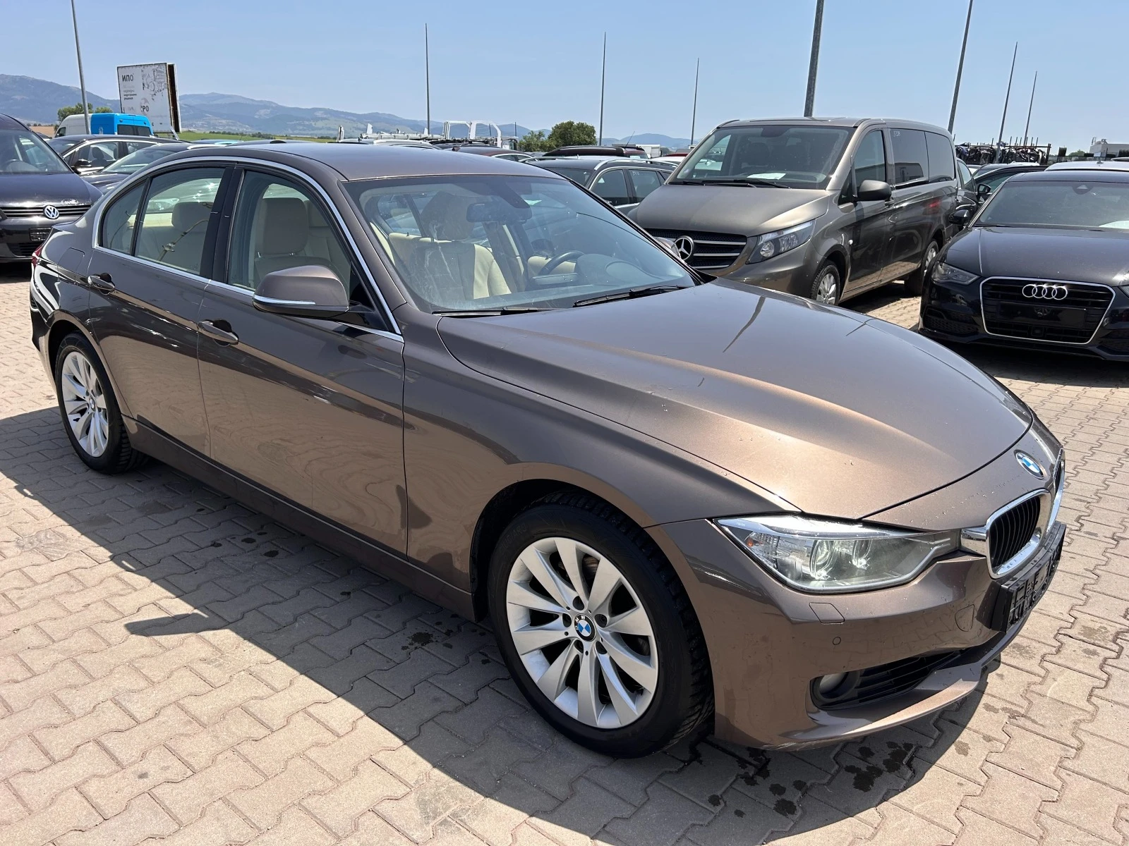 BMW 320 i AVTOMAT/NAVI/KOJA EURO 6 ЛИЗИНГ - изображение 4