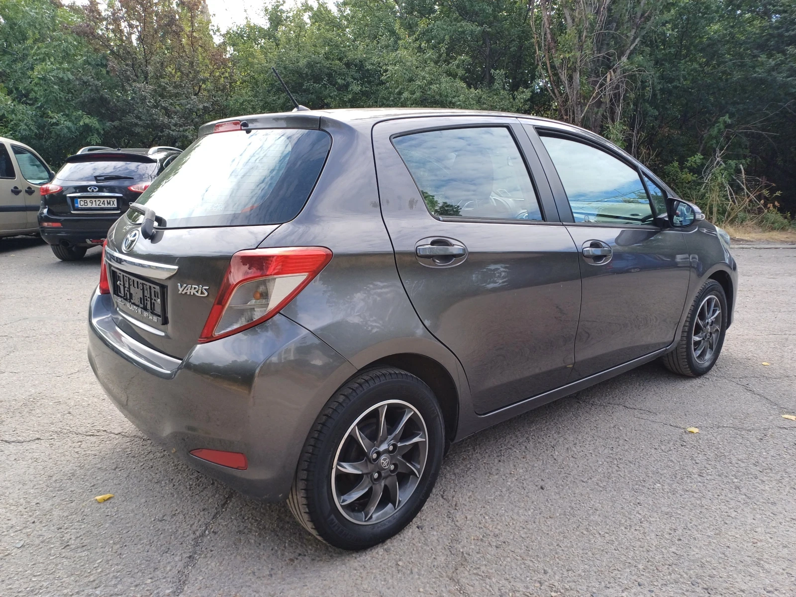 Toyota Yaris 1.0i - изображение 5