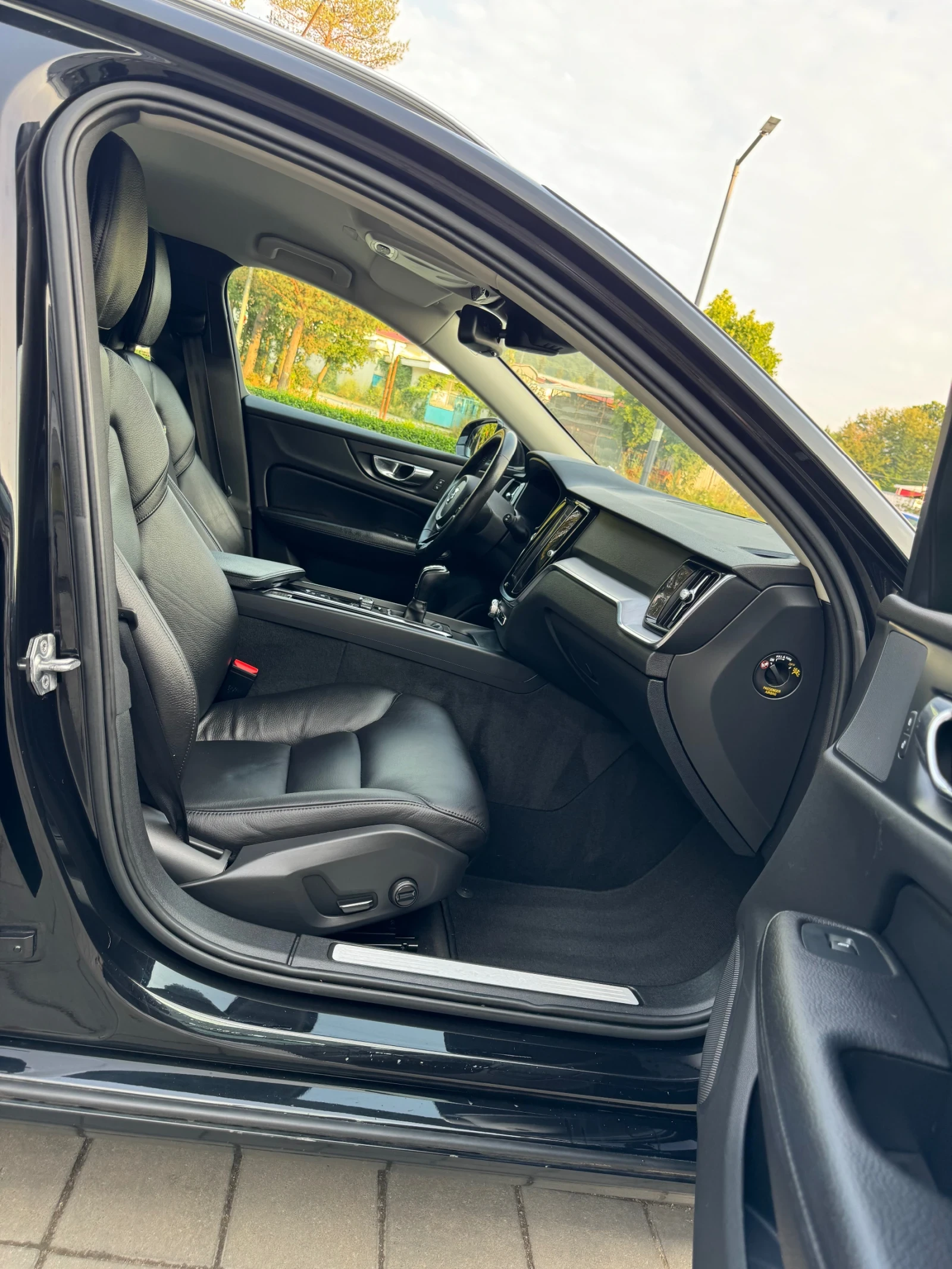 Volvo V60 2.0D3 Digital-LED-Distronic-Leder-Navi-Full* Euro6 | Mobile.bg   15