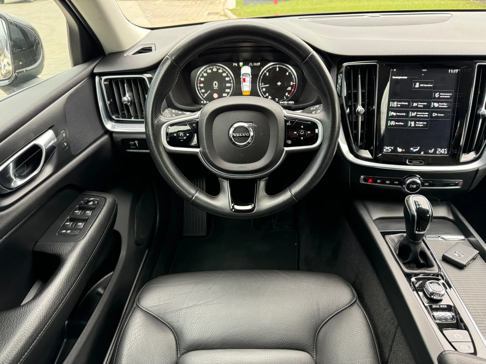 Volvo V60 2.0d Digital-LED-Distronic-Leder-Navi-Full* Euro6 - изображение 10