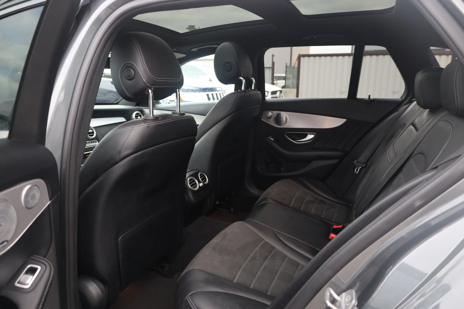 Mercedes-Benz C 220 d AMG 360  Virtual KeyGO DISTR BURM PANO #iCarbg - изображение 10