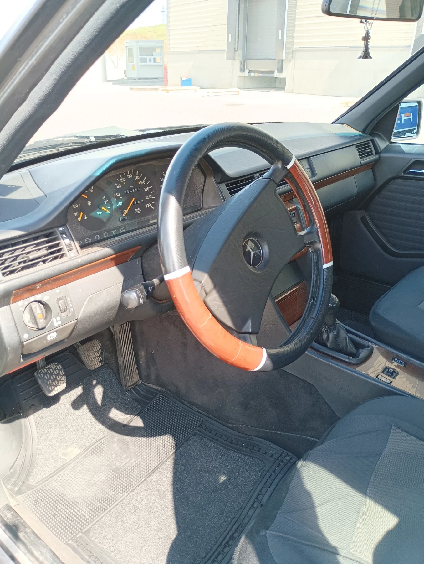 Mercedes-Benz 124 2.0 ������ | Mobile.bg � ����������� 11