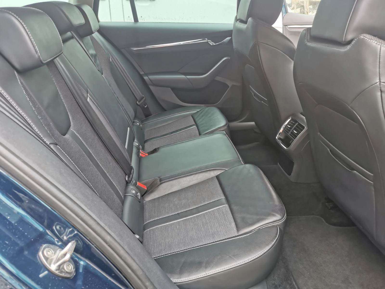 Skoda Octavia 2.0 TDI, DSG7, снимка 16 - Автомобили и джипове - 53698867