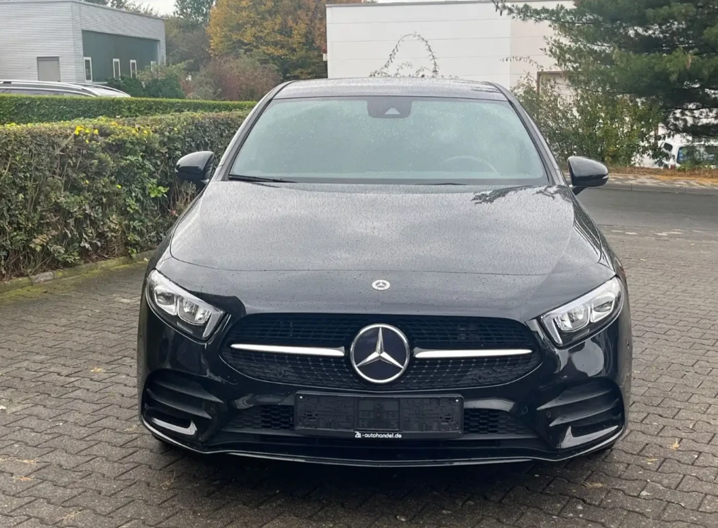 Mercedes-Benz A 250 e AMG Night LED Ambiente, снимка 2 - Автомобили и джипове - 54370985