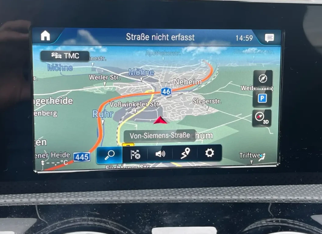 Mercedes-Benz A 250 e AMG Night LED Ambiente, снимка 12 - Автомобили и джипове - 54370985