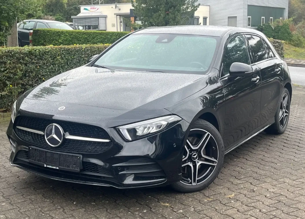 Mercedes-Benz A 250 e AMG Night LED Ambiente, снимка 3 - Автомобили и джипове - 54370985