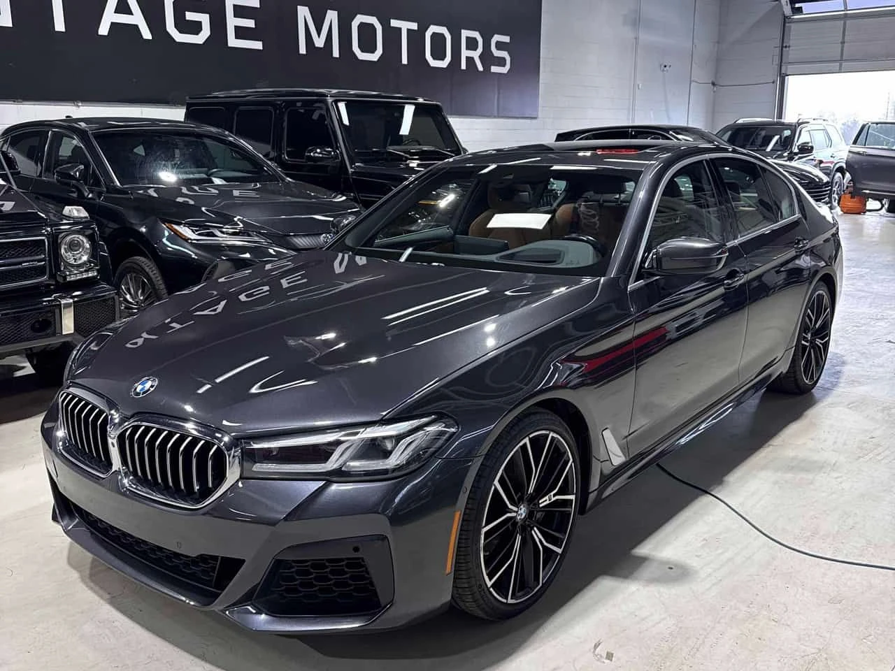 BMW 540 | 360 | HUD | HARMAN KARDON | CARFAX | , снимка 2 - Автомобили и джипове - 54443261