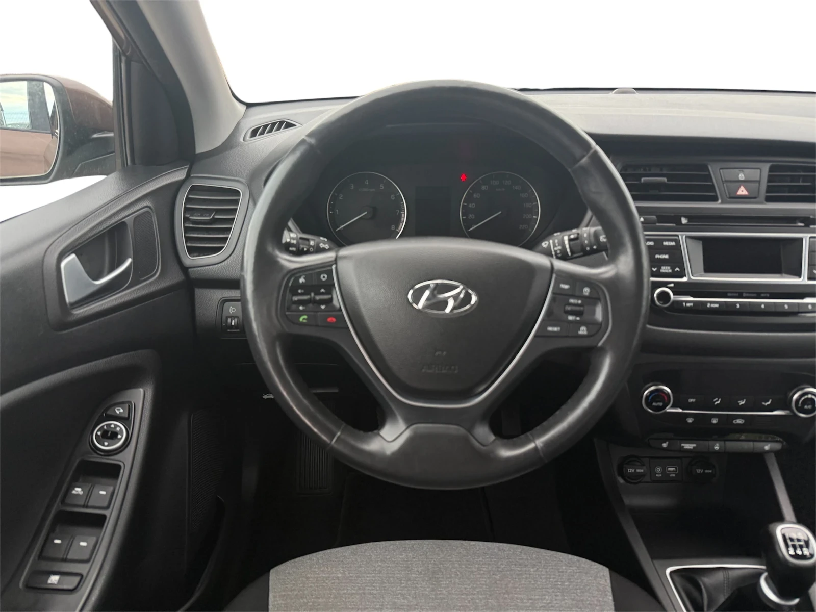Hyundai I20 1.2/LED/PDC/Euro6, снимка 10 - Автомобили и джипове - 54524159