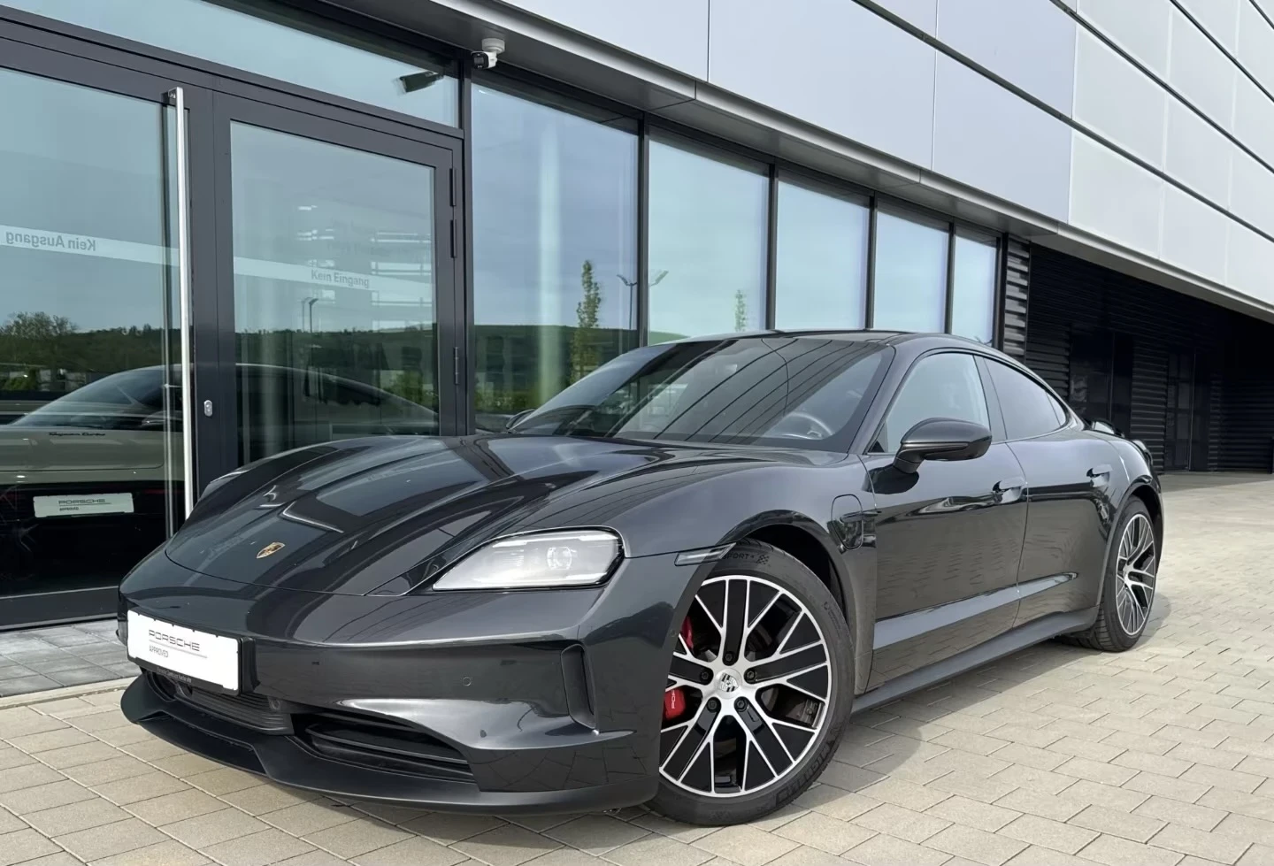 Porsche Taycan 4s FACELIFT Porsche Approved DIST PANO 360* MATRIX
