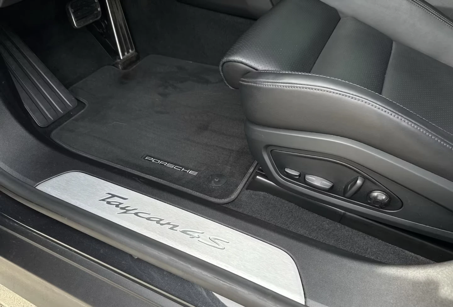 Porsche Taycan 4s FACELIFT Porsche Approved DIST PANO 360* MATRIX, снимка 9 - Автомобили и джипове - 55715631