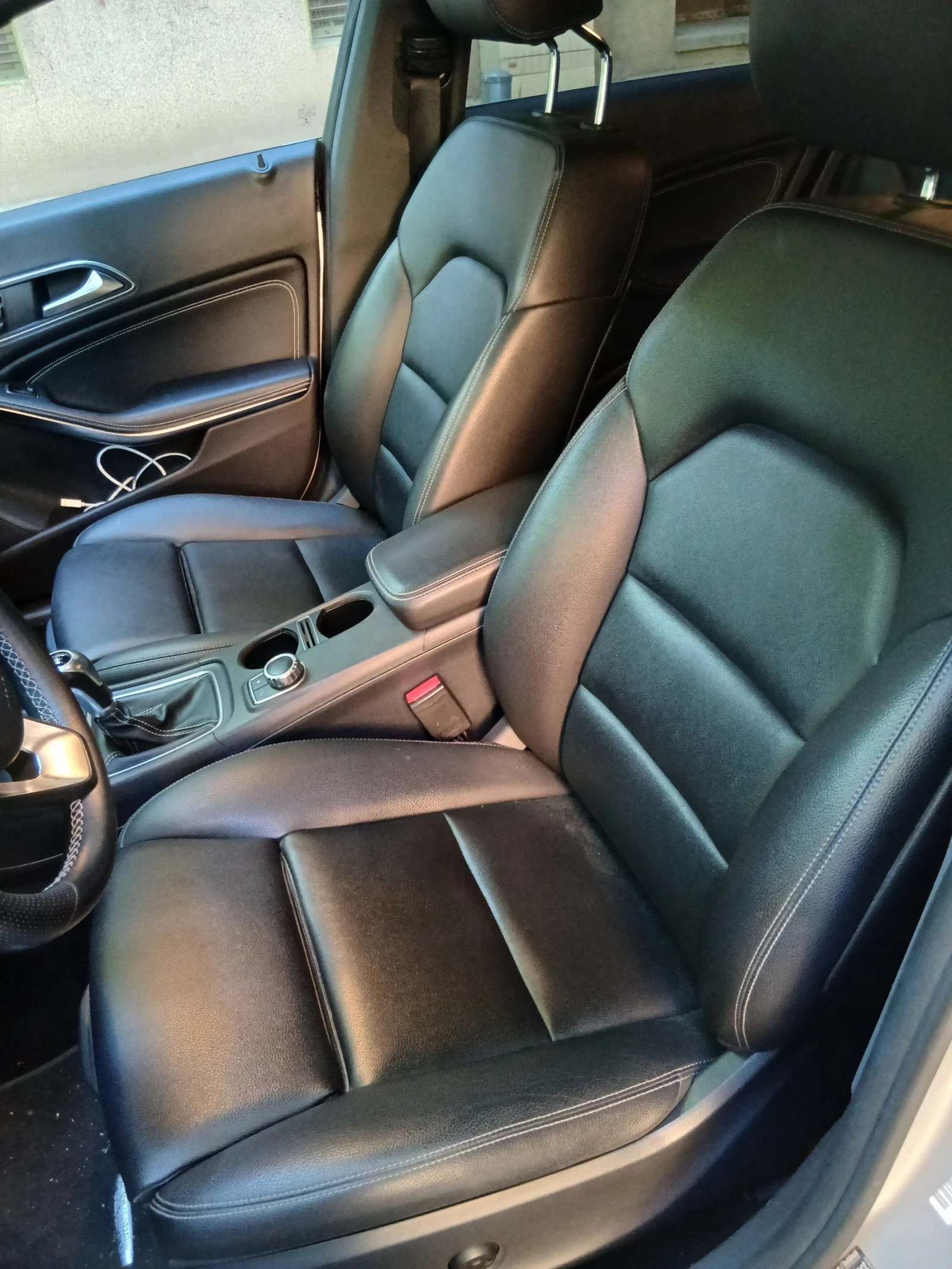 Mercedes-Benz CLA 180, снимка 3 - Автомобили и джипове - 54792103