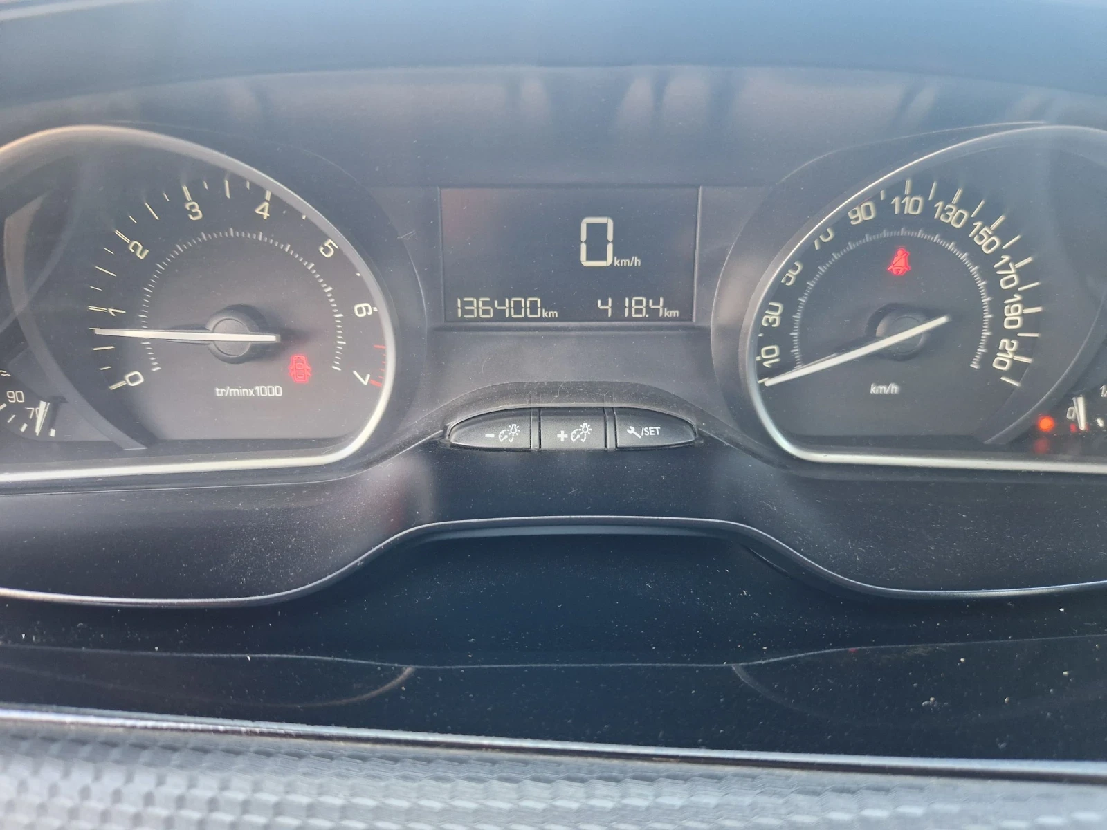 Peugeot 2008 1.2i 12v 86HP.EVRO 6 ITALIA, снимка 11 - Автомобили и джипове - 55068496