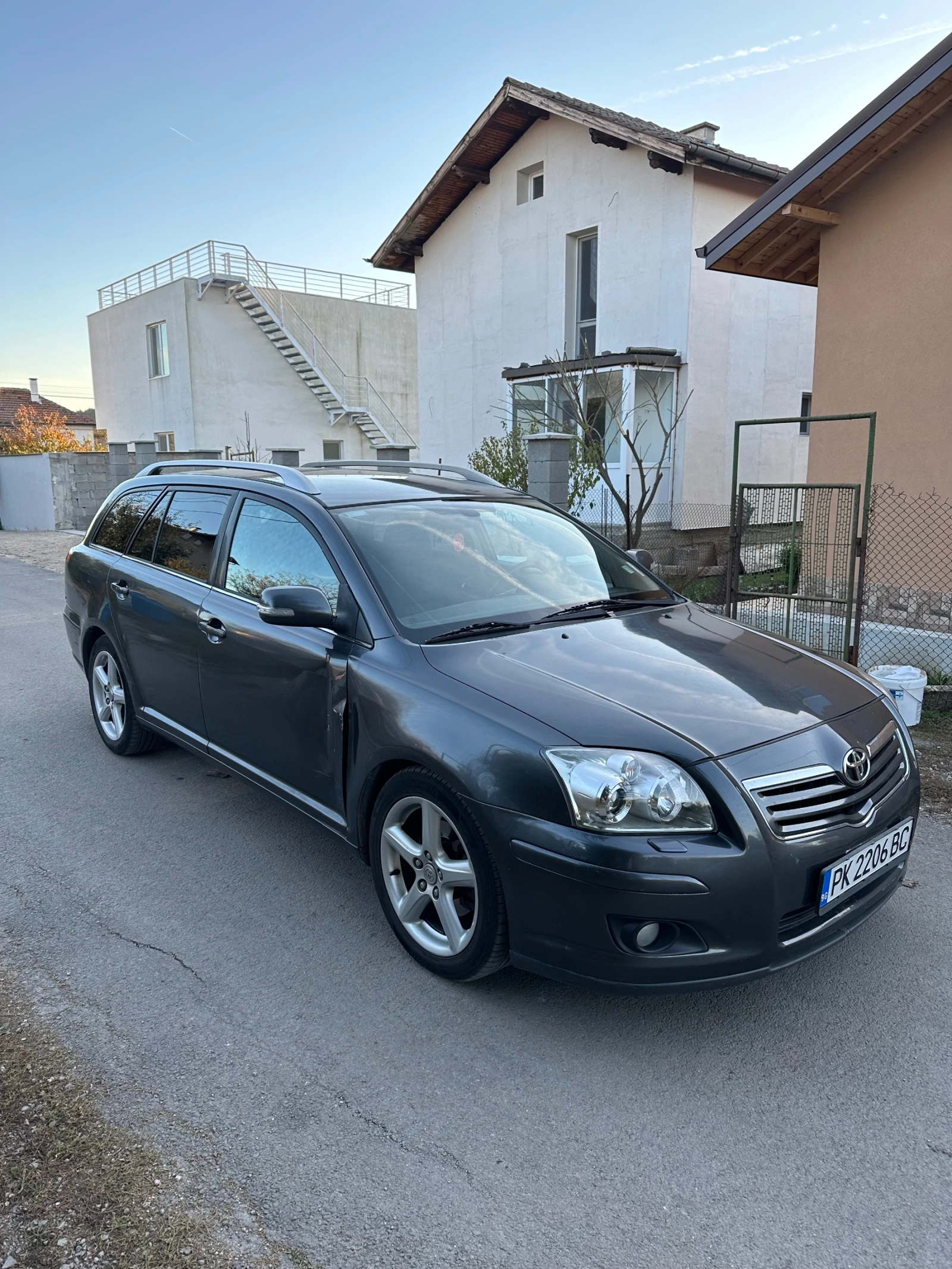 Toyota Avensis, снимка 3 - Автомобили и джипове - 55082703
