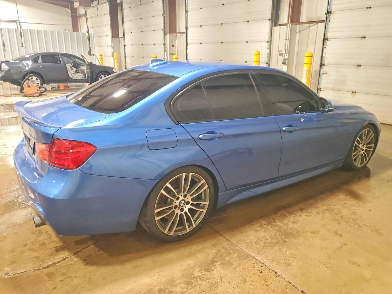 BMW 335 * M-SPORT* HARMAN KARDON* HEAD-UP* ПОДГРЕВ* ШИБИДА, снимка 3 - Автомобили и джипове - 55236939