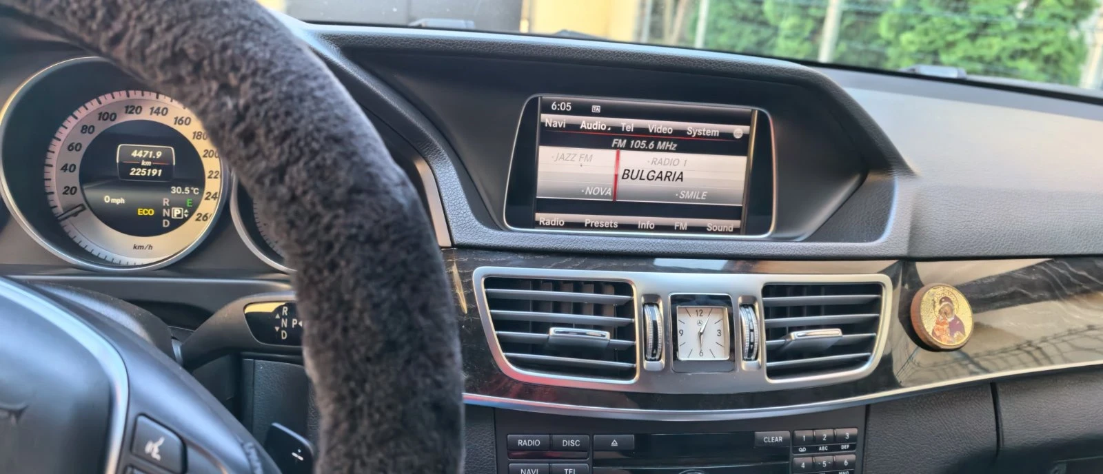 Mercedes-Benz E 220, снимка 2 - Автомобили и джипове - 55335066