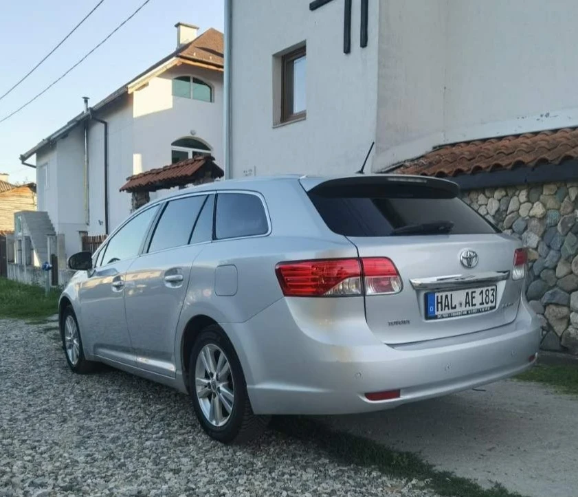Toyota Avensis  Facelift 2.0 D-4D 126 к.с Навигация/Камера, снимка 3 - Автомобили и джипове - 55675913