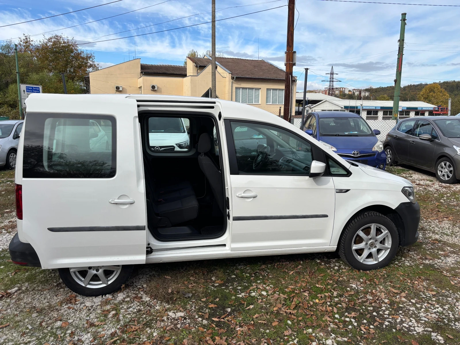 VW Caddy 2.0 TDI, снимка 7 - Автомобили и джипове - 56672232