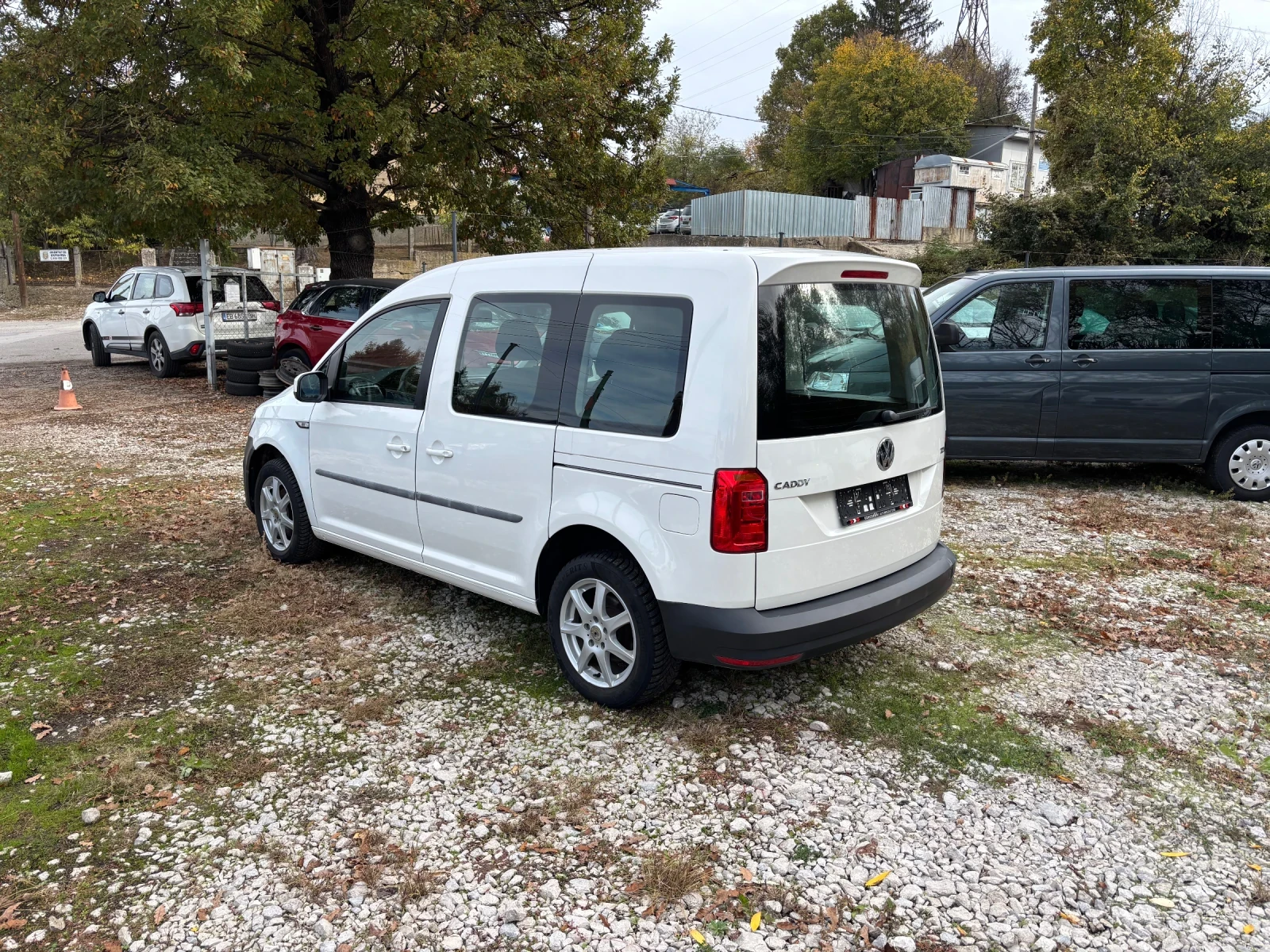 VW Caddy 2.0 TDI, снимка 5 - Автомобили и джипове - 56672232