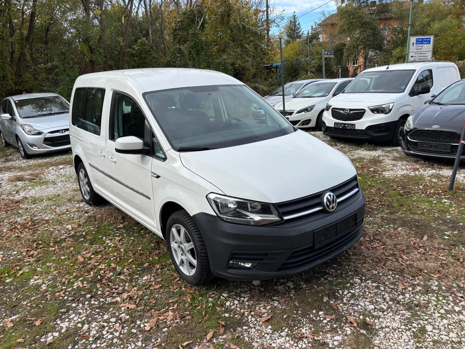 VW Caddy 2.0 TDI, снимка 3 - Автомобили и джипове - 56672232
