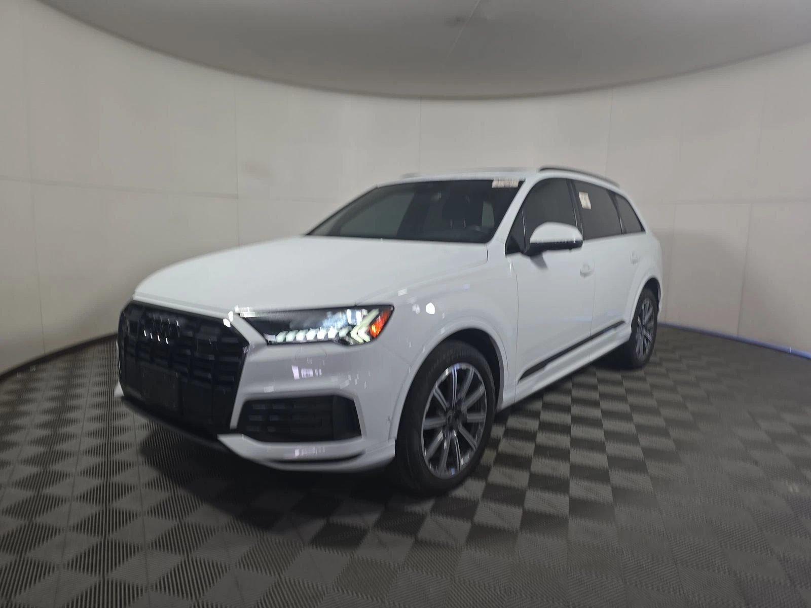 Audi Q7 2022* MATRIX* DISTRONIK* 360* B&O* ОБДУХ* ПАНО* 4- - изображение 2