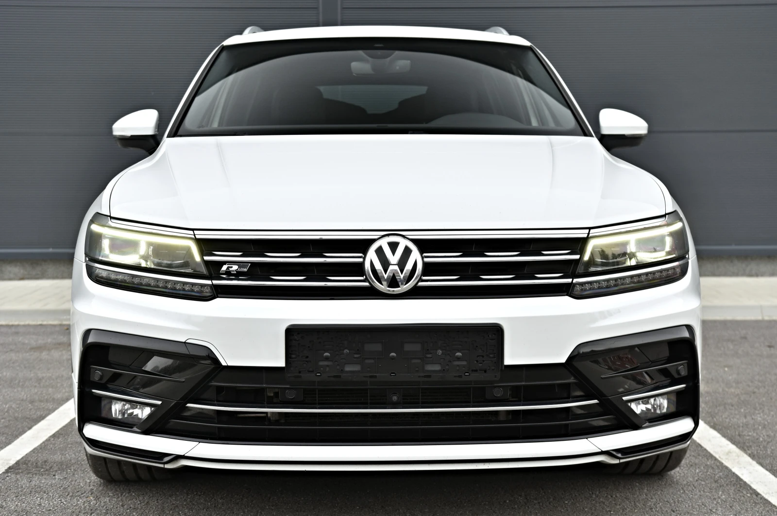 VW Tiguan 2.0TDI/3xR Line/4motion/Distronic/Cam360/KeyLess// | Mobile.bg   2